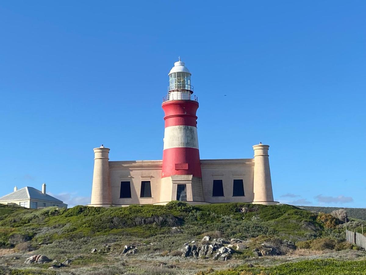 Zuidste Huisie Fisherman'S Cottage Struisbaai Luaran gambar